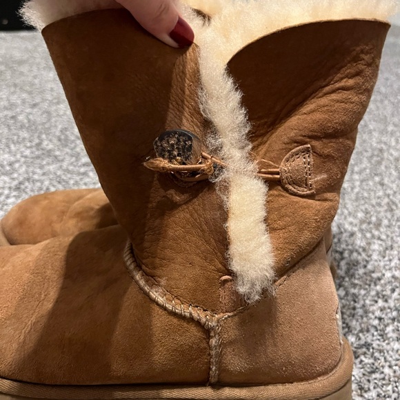 UGGS boots - Picture 5 of 5